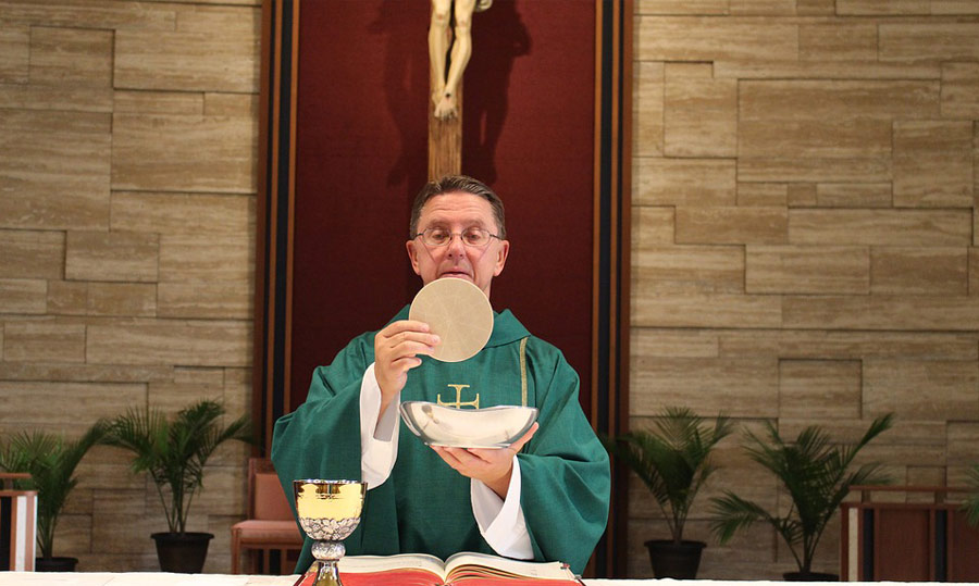 Come scegliere il calice sacerdotale nel modo giusto