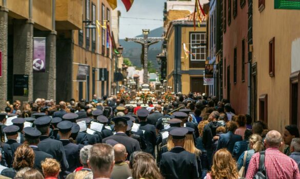 Come organizzare una processione religiosa