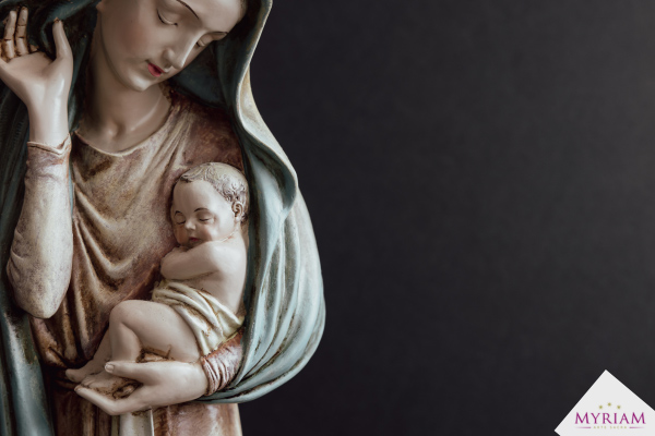 Le raffigurazioni e la nascita di Gesù Bambino